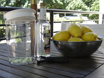 Making limoncello at home