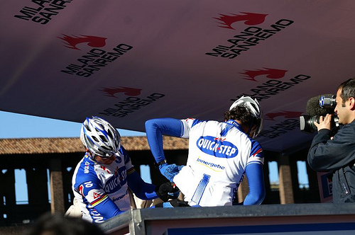 Finding a number at the riders' sign-in, at the start of Milano-Sanremo in Milan, March 2008
