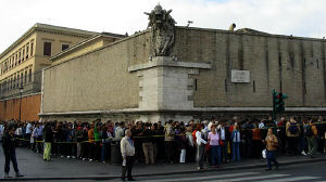 Lines at the Vatican Museum