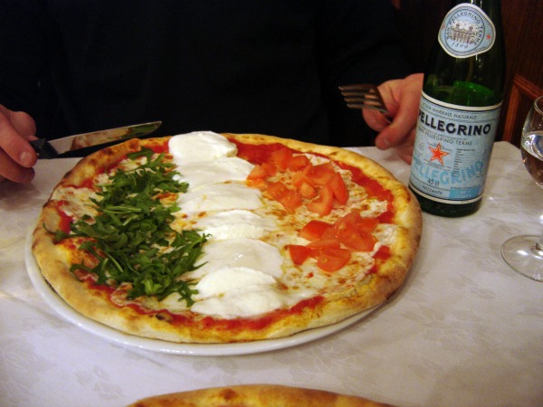 A tricolore pizza in Milan