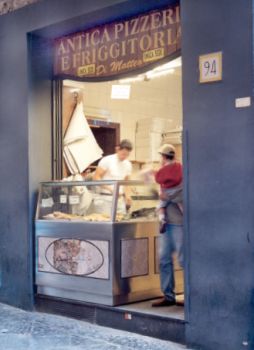 Pizzeria Di Matteo on Via dei Tribunali