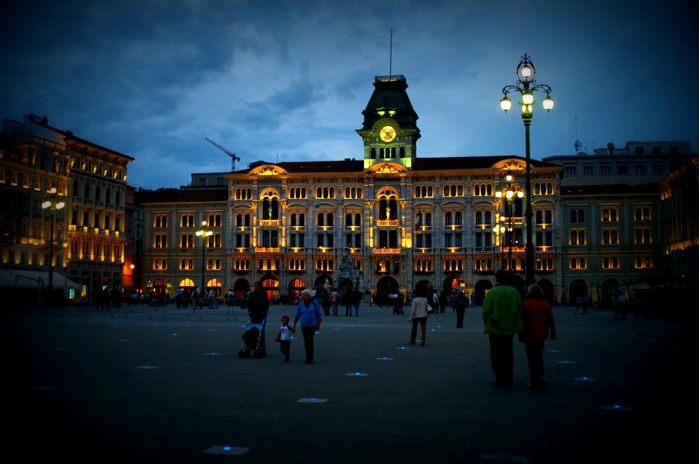 Piazza Unità d'Italia in Trieste at dusk, September 2006